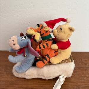 Gemmy Disney Winnie the Pooh Christmas Sleigh Ride Animated Plush NOT WORKING